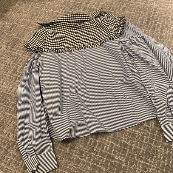 “Walter baker” open shoulder button up blouse. - Picture 9 of 9